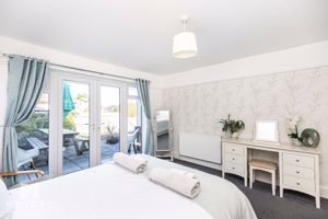 Photo 25- click for photo gallery